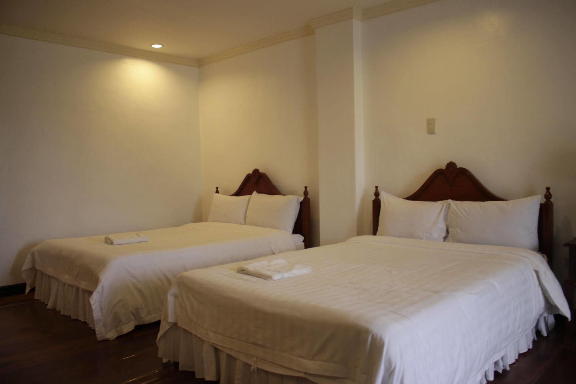 Sipalay Jamont Hotel Exterior photo